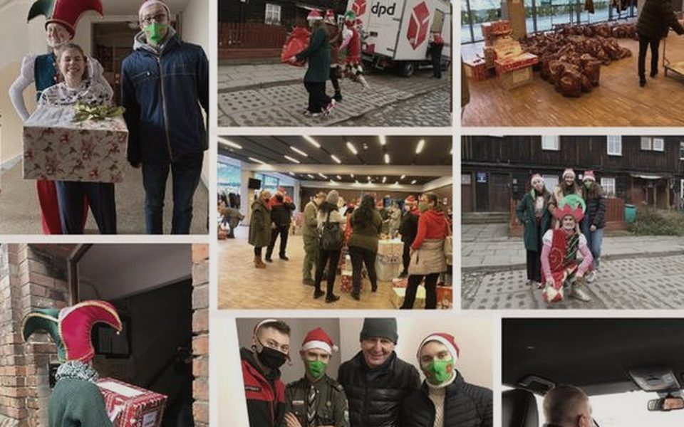 Koronamocni verteilen Weihnachtsgeschenke